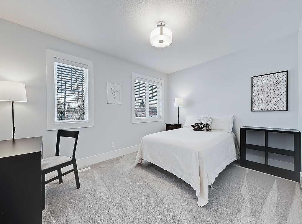 14 Rosetree Road Nw, Calgary, AB - Indoor Photo Showing Bedroom