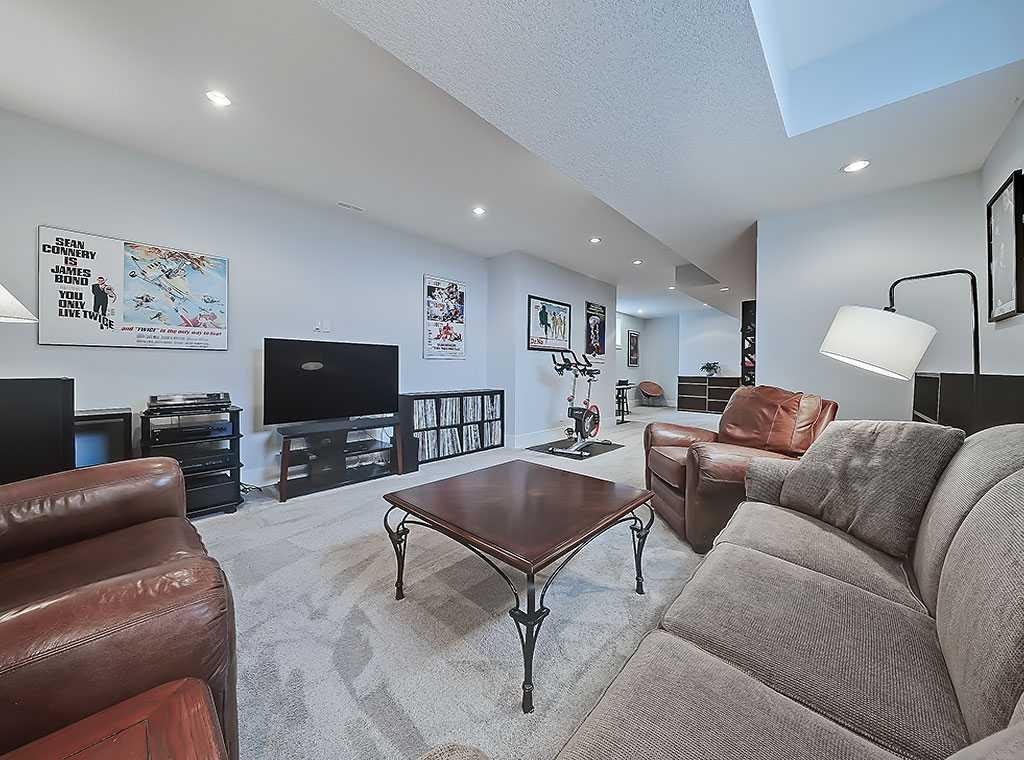 14 Rosetree Road Nw, Calgary, AB - Indoor Photo Showing Living Room