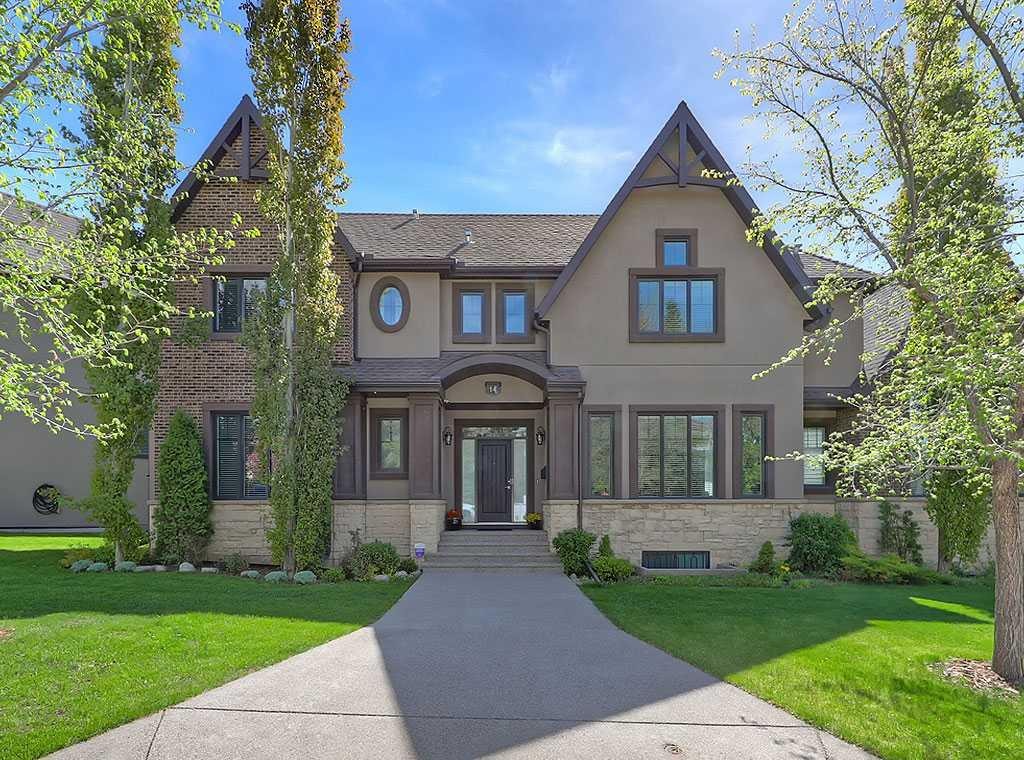 14 Rosetree Road Nw, Calgary, AB - Outdoor With Facade