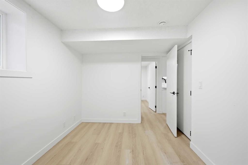 2404 51 Street Ne, Calgary, AB - Indoor Photo Showing Other Room