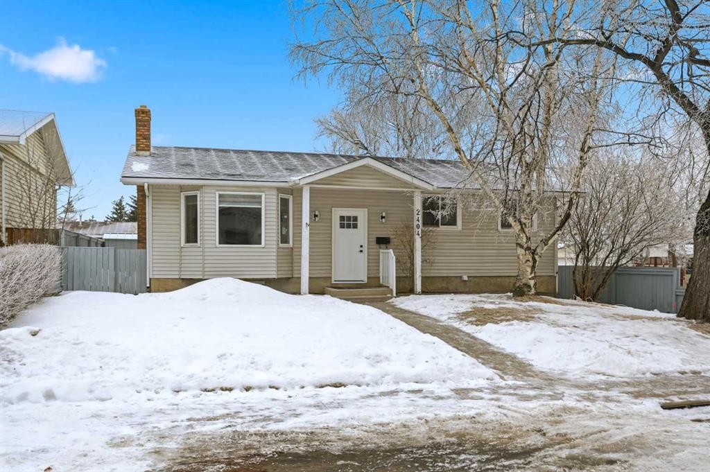 2404 51 Street Ne, Calgary, AB - Outdoor