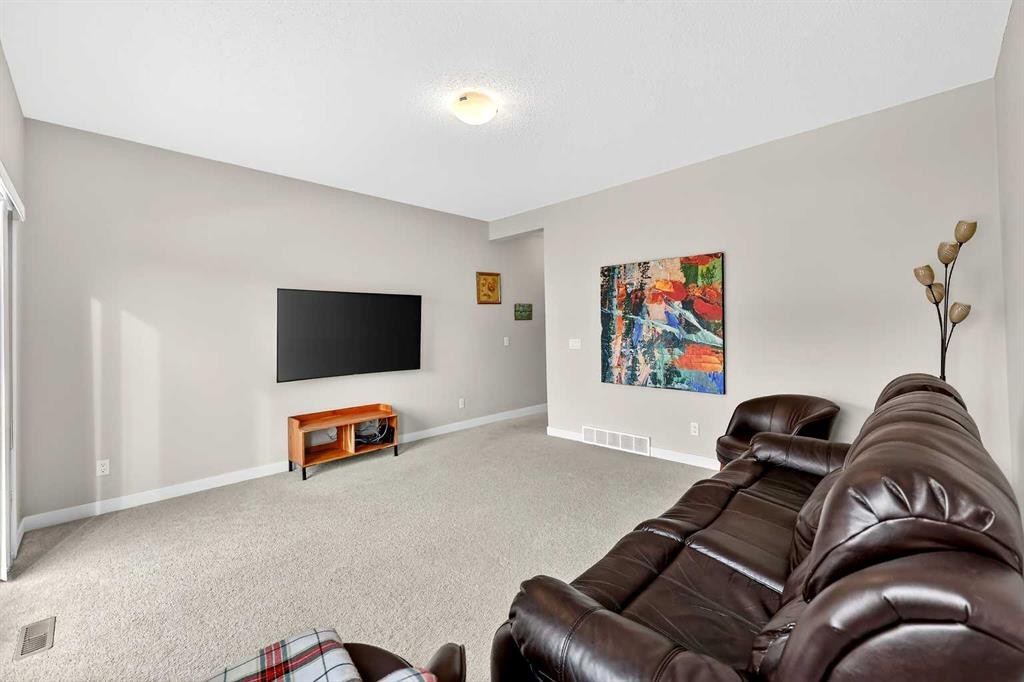 403 Sage Hill Grove Nw, Calgary, AB - Indoor Photo Showing Other Room