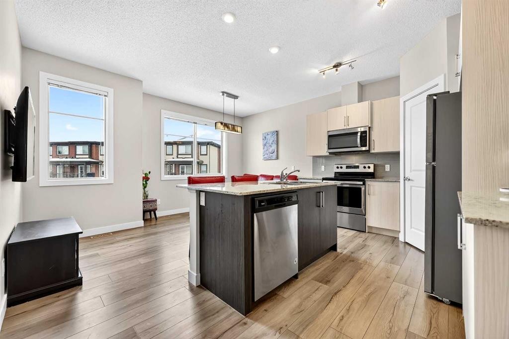403 Sage Hill Grove Nw, Calgary, AB - Indoor Photo Showing Kitchen