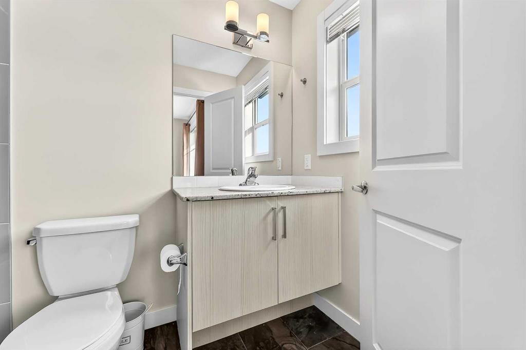 403 Sage Hill Grove Nw, Calgary, AB - Indoor Photo Showing Bathroom
