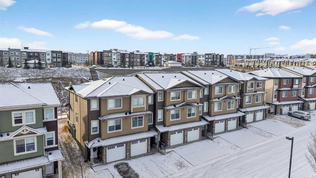 403 Sage Hill Grove Nw, Calgary, AB - Outdoor With Facade