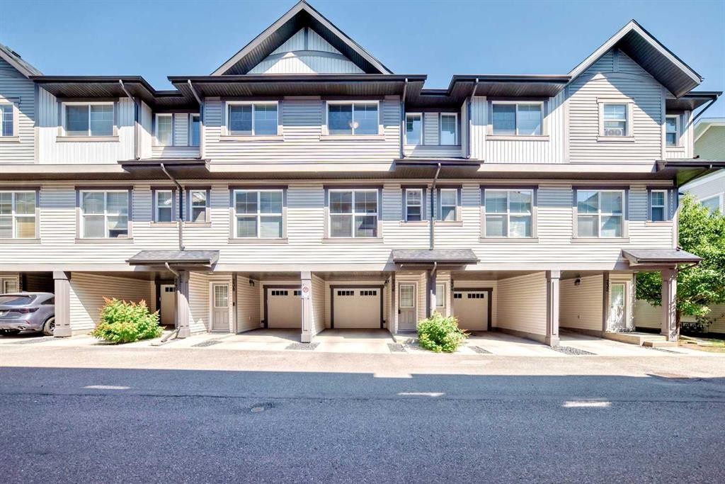 236 New Brighton Row Se, Calgary, AB - Outdoor With Facade