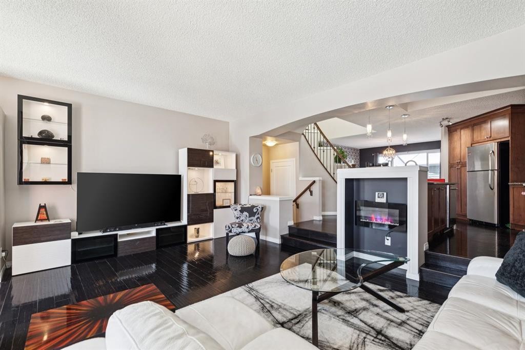 15 New Brighton Common Se, Calgary, AB - Indoor