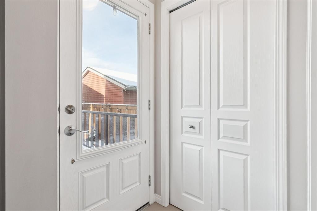 15 New Brighton Common Se, Calgary, AB - Indoor Photo Showing Other Room