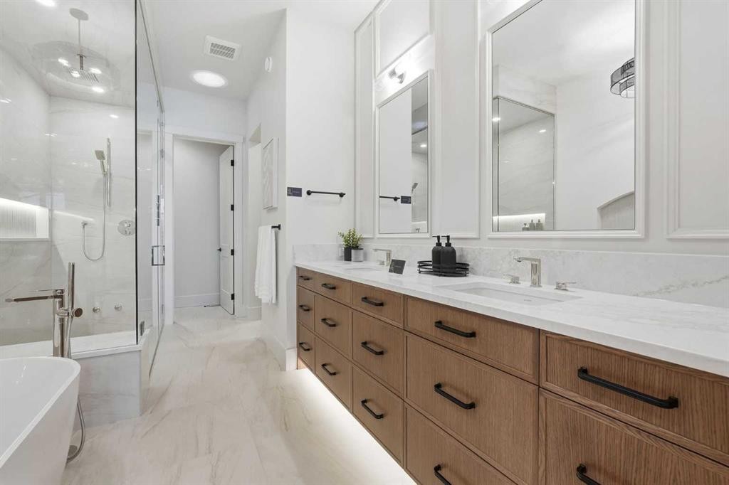 733 Serenity Bend, Heritage Pointe, AB - Indoor Photo Showing Bathroom
