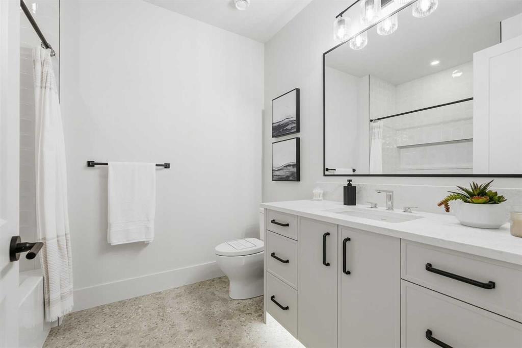 733 Serenity Bend, Heritage Pointe, AB - Indoor Photo Showing Bathroom