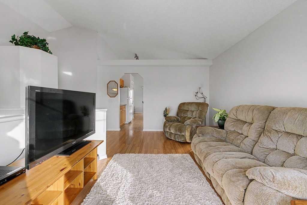 272 Chaparral Drive Se, Calgary, AB - Indoor Photo Showing Living Room