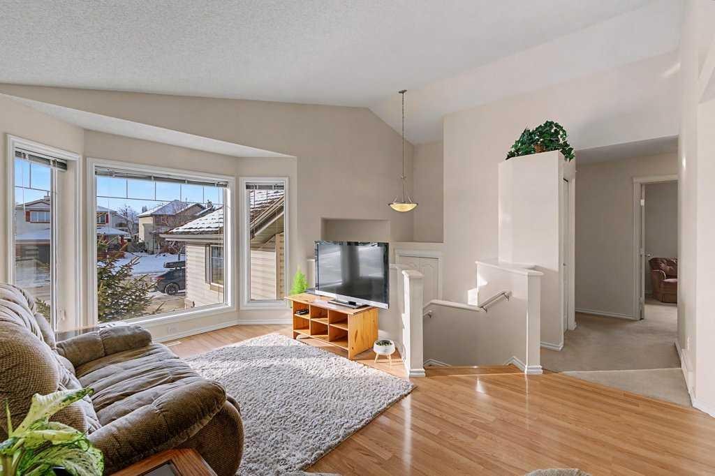 272 Chaparral Drive Se, Calgary, AB - Indoor Photo Showing Living Room