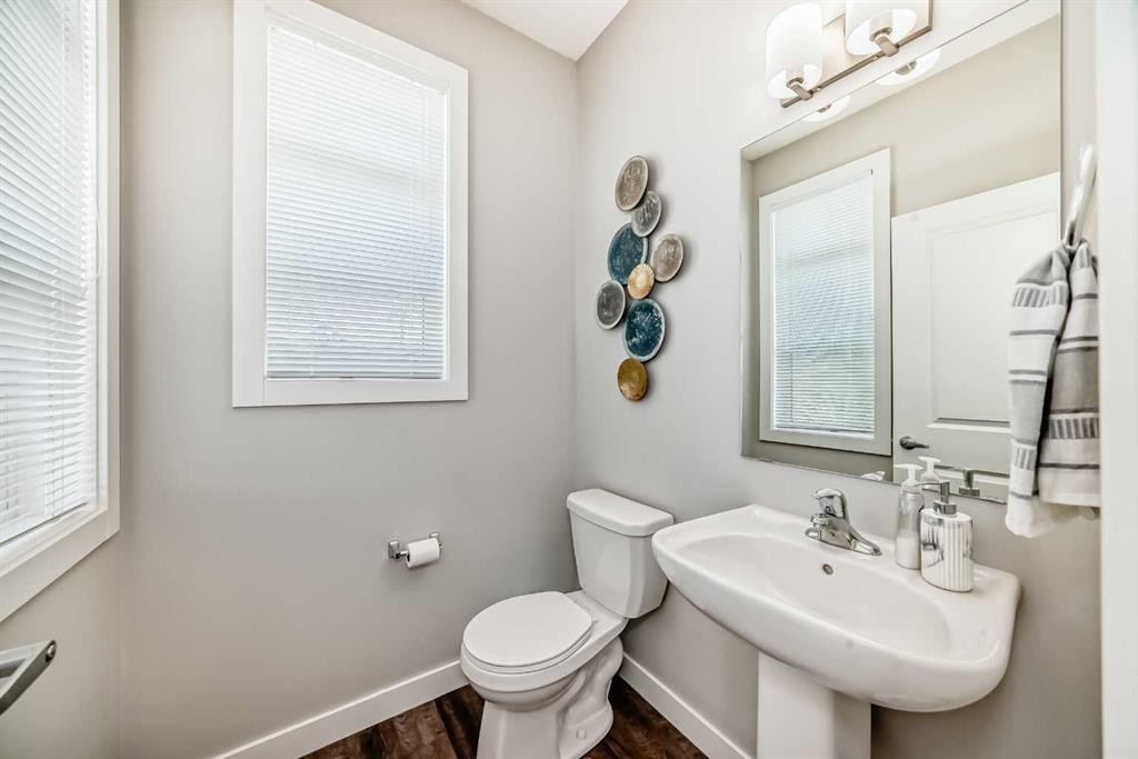 63 Legacy Path Se, Calgary, AB - Indoor Photo Showing Bathroom