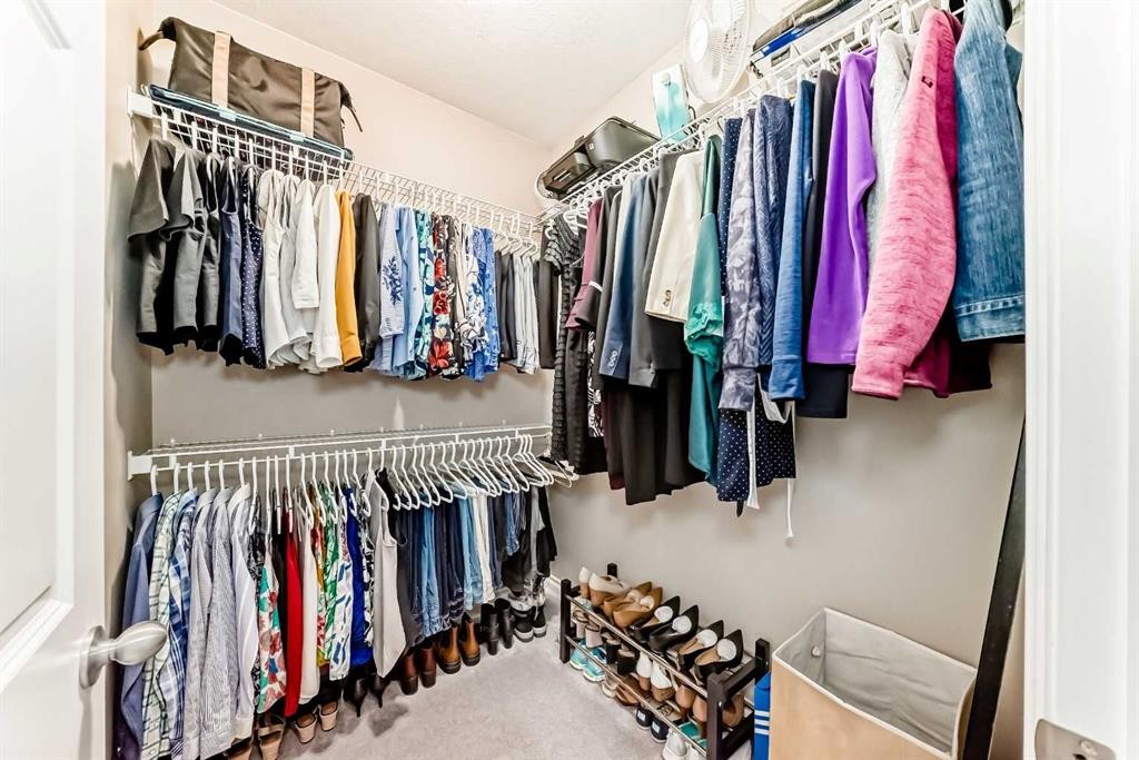 4304-24 Hemlock Crescent Sw, Calgary, AB - Indoor With Storage