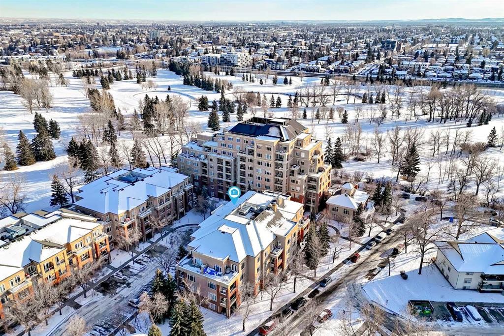 4304-24 Hemlock Crescent Sw, Calgary, AB - Outdoor With View