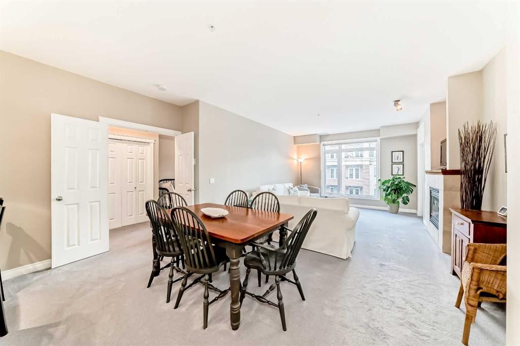 4304-24 Hemlock Crescent Sw, Calgary, AB - Indoor Photo Showing Dining Room