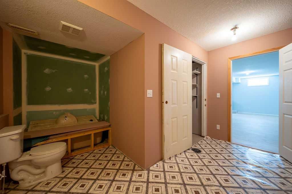 269 Strathford Crescent, Strathmore, AB - Indoor
