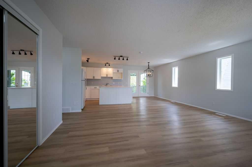 269 Strathford Crescent, Strathmore, AB - Indoor
