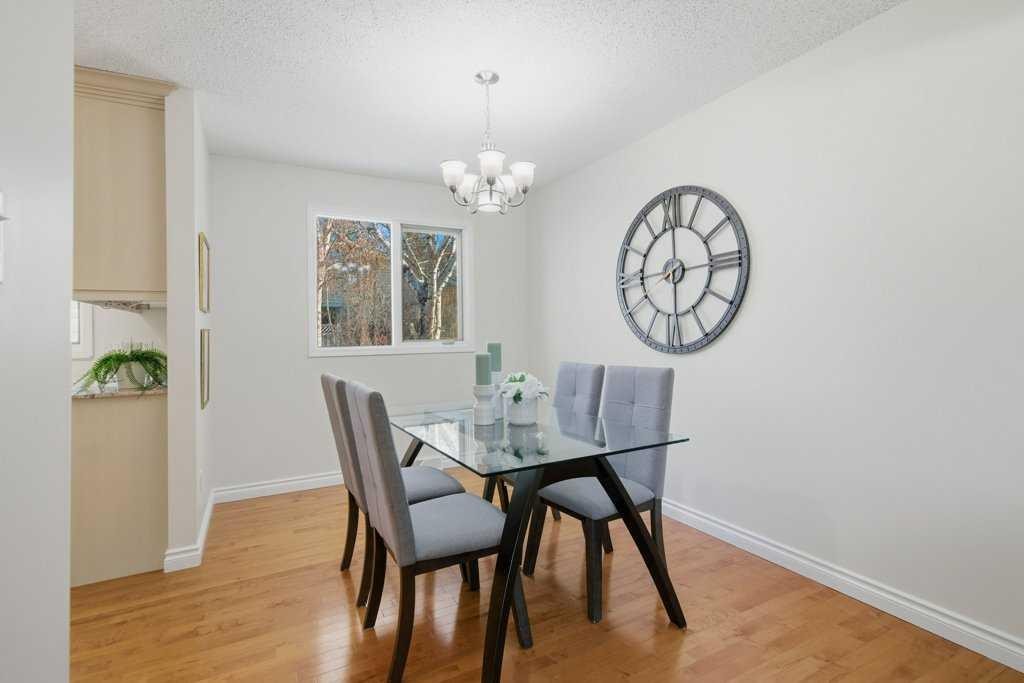 3703 Valdes Place Nw, Calgary, AB - Indoor Photo Showing Dining Room