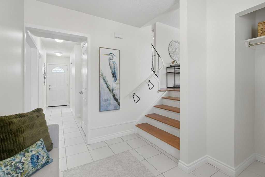 3703 Valdes Place Nw, Calgary, AB - Indoor Photo Showing Other Room