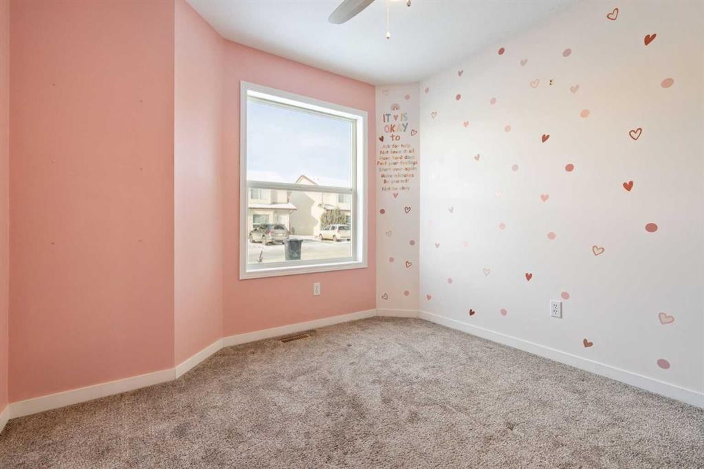 1005 Eagleview Place Nw, High River, AB - Indoor Photo Showing Other Room