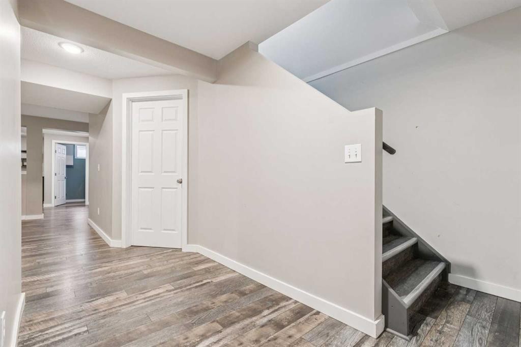 1005 Eagleview Place Nw, High River, AB - Indoor Photo Showing Other Room