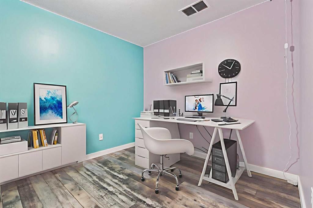 1005 Eagleview Place Nw, High River, AB - Indoor Photo Showing Office