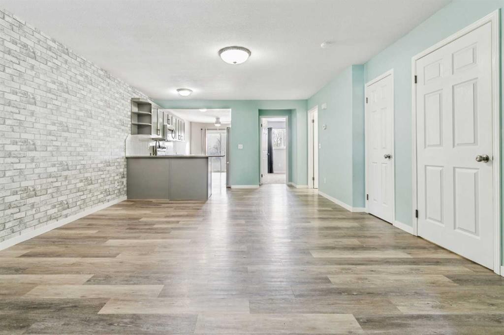 1005 Eagleview Place Nw, High River, AB - Indoor Photo Showing Other Room