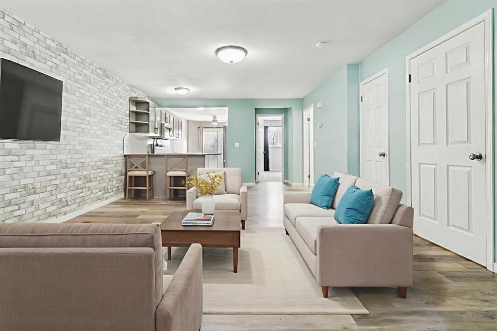 1005 Eagleview Place Nw, High River, AB - Indoor Photo Showing Living Room