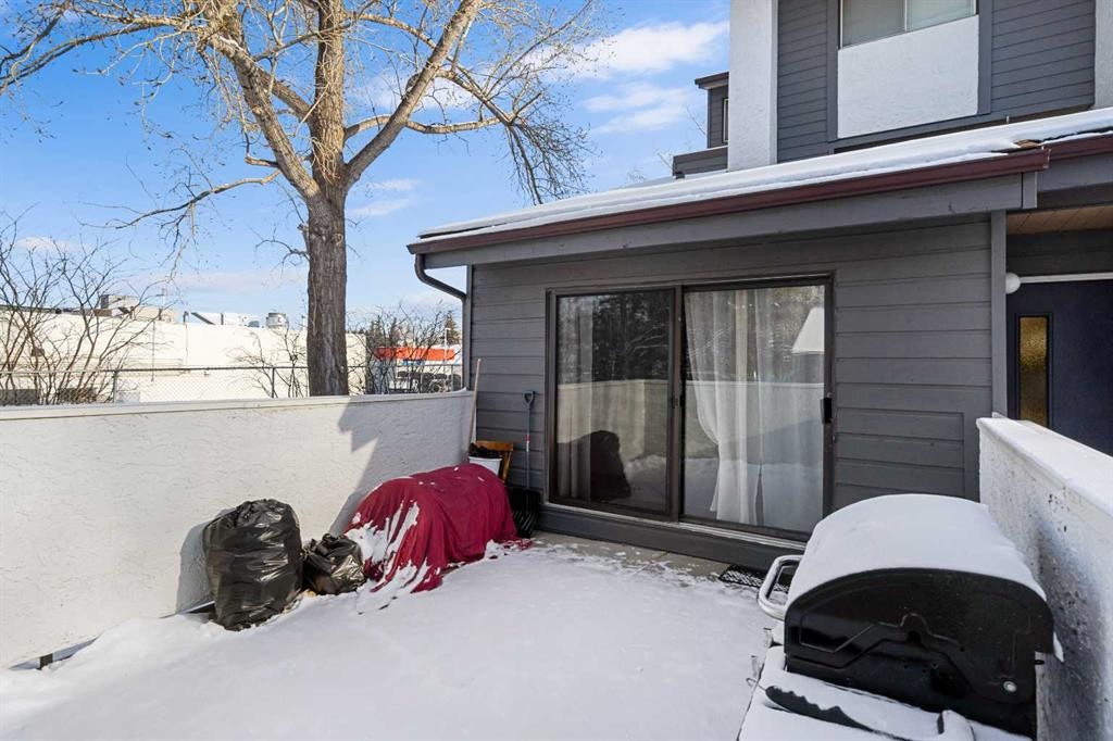 901-2520 Palliser Drive Sw, Calgary, AB - Outdoor With Exterior