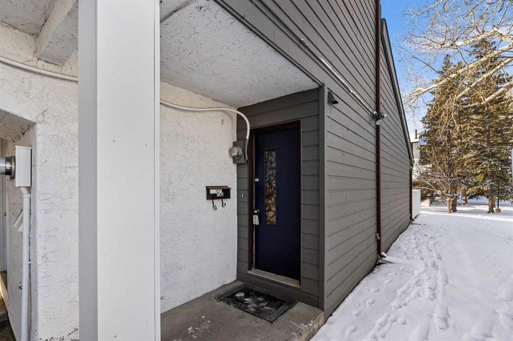 901-2520 Palliser Drive Sw, Calgary, AB - Outdoor With Exterior