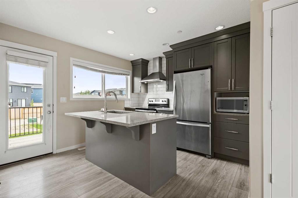 44 Howse Drive Ne, Calgary, AB - Indoor Photo Showing Kitchen With Stainless Steel Kitchen With Upgraded Kitchen