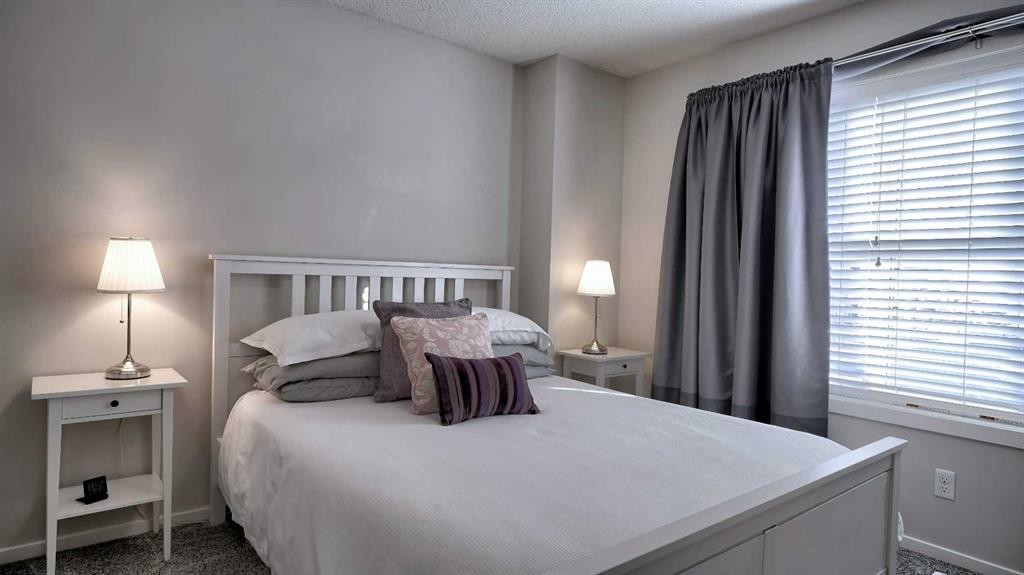 393 Walden Parade Se, Calgary, AB - Indoor Photo Showing Bedroom