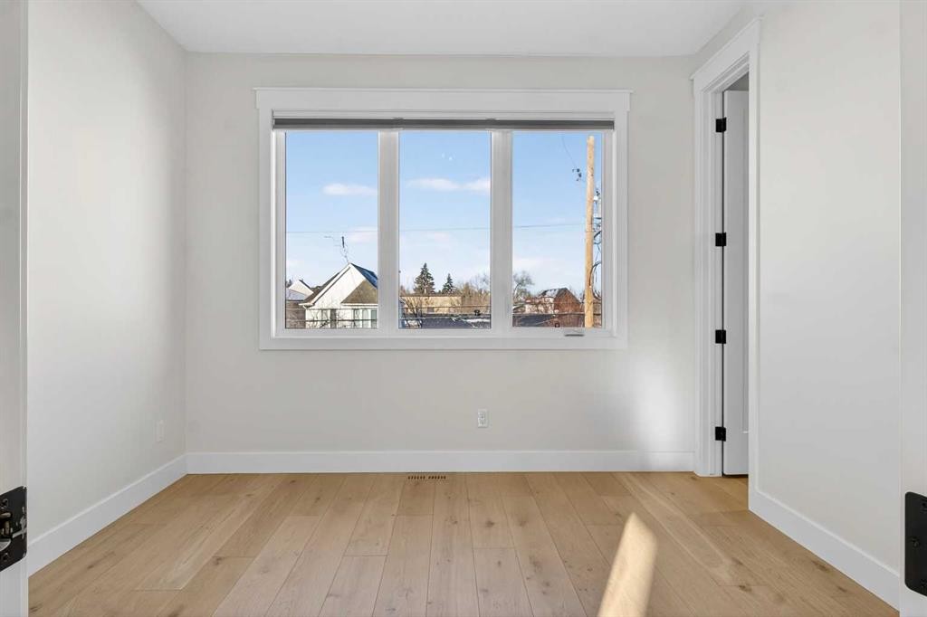 124 26 Avenue Ne, Calgary, AB - Indoor Photo Showing Other Room