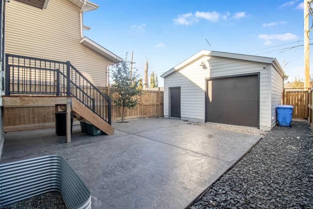 124 26 Avenue Ne, Calgary, AB - Outdoor With Exterior