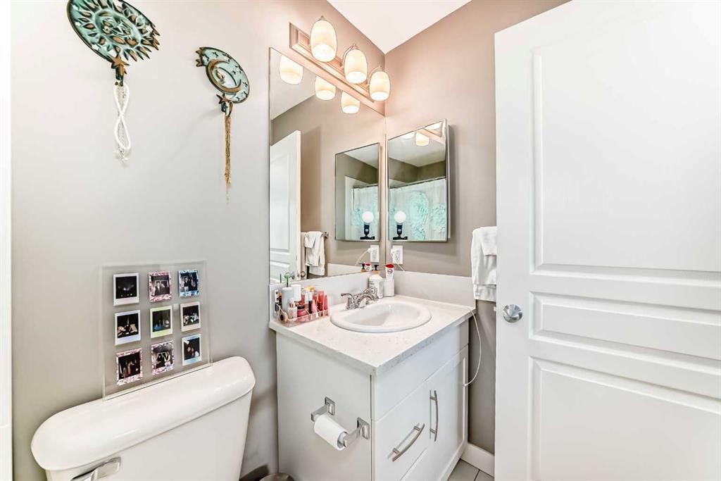 105 Mckenzie Towne Square Se, Calgary, AB - Indoor Photo Showing Bathroom
