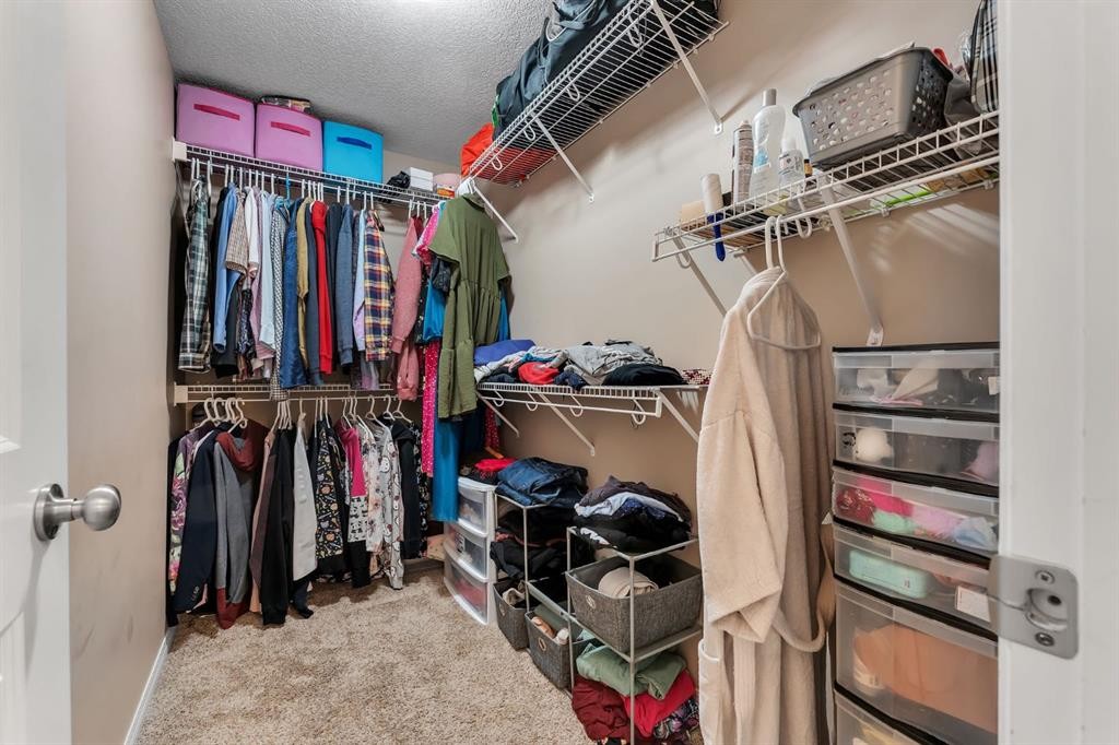 405 Kincora Drive Nw, Calgary, AB - Indoor With Storage