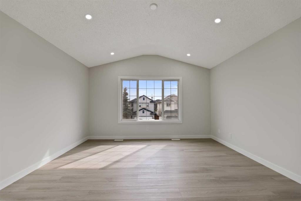 81 Saddlecrest Green Ne, Calgary, AB - Indoor Photo Showing Other Room