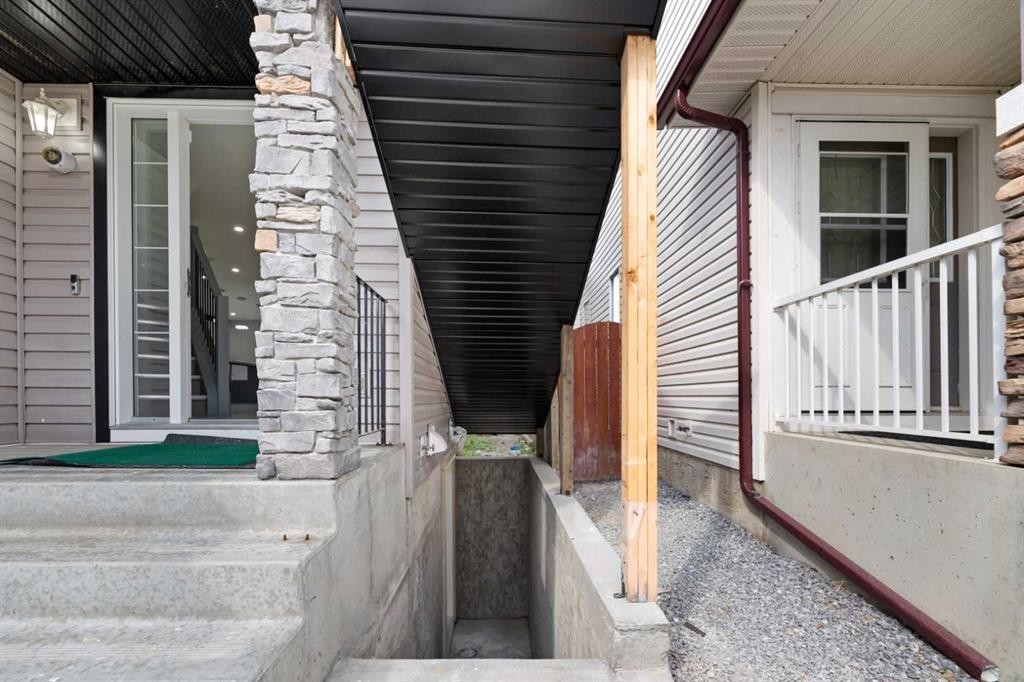 81 Saddlecrest Green Ne, Calgary, AB - Outdoor With Exterior