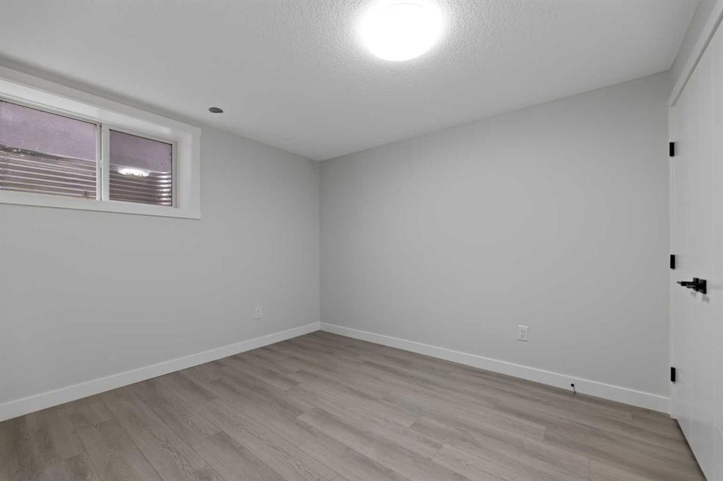 81 Saddlecrest Green Ne, Calgary, AB - Indoor Photo Showing Other Room