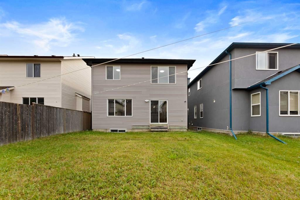 81 Saddlecrest Green Ne, Calgary, AB - Outdoor With Exterior