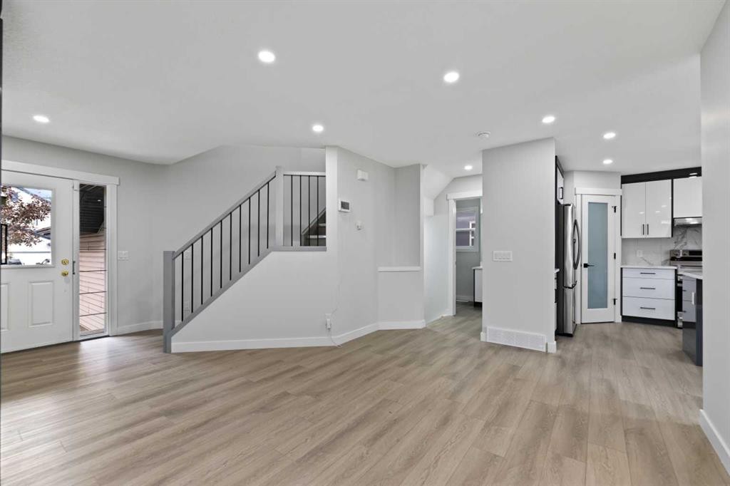81 Saddlecrest Green Ne, Calgary, AB - Indoor