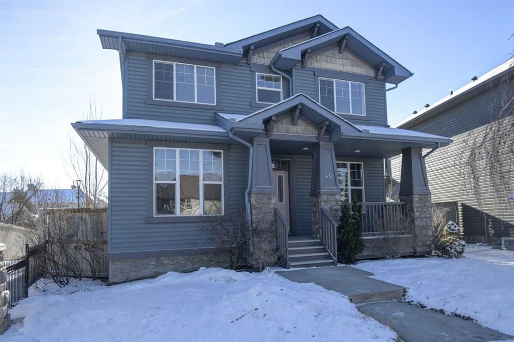 40 Prestwick Manor Se, Calgary, AB - Outdoor With Facade
