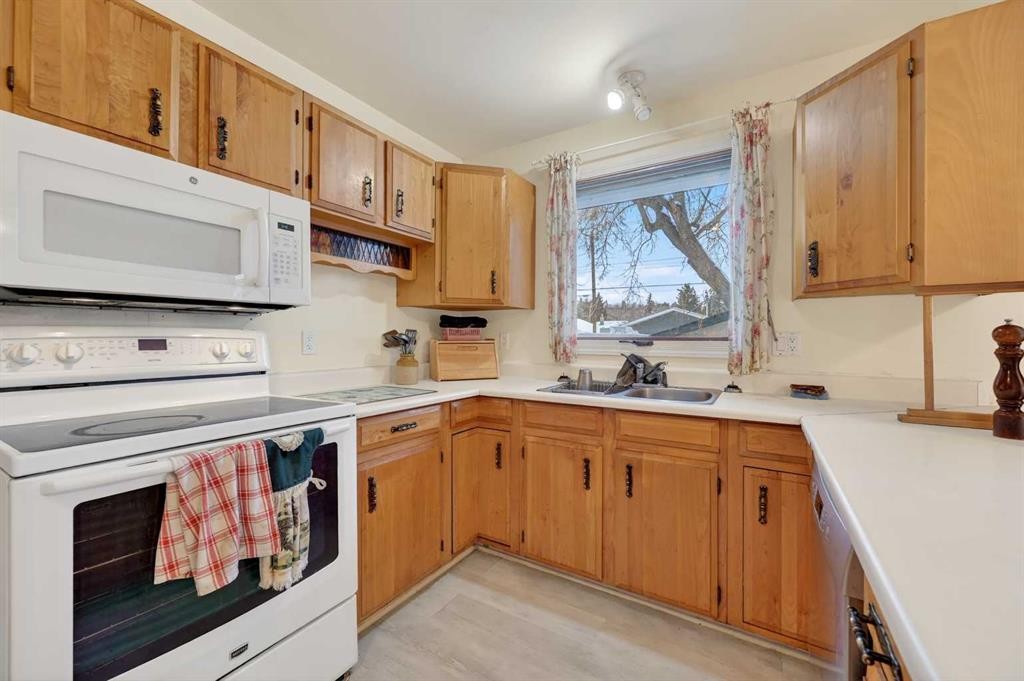 8527 Bowglen Road Nw, Calgary, AB