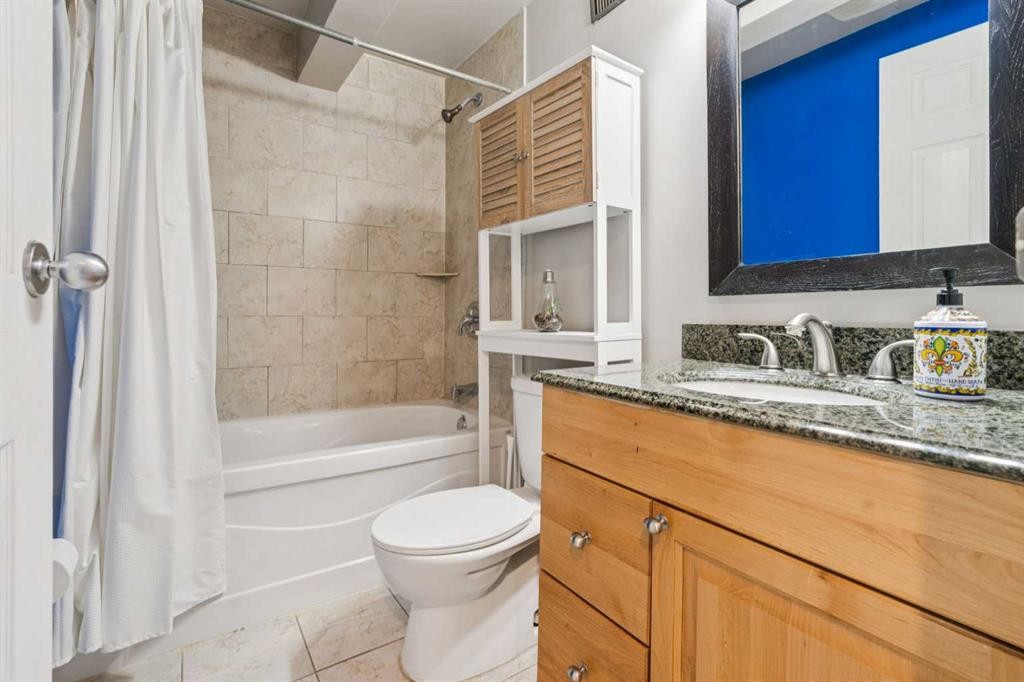 70 Midridge Gardens Se, Calgary, AB - Indoor Photo Showing Other Room