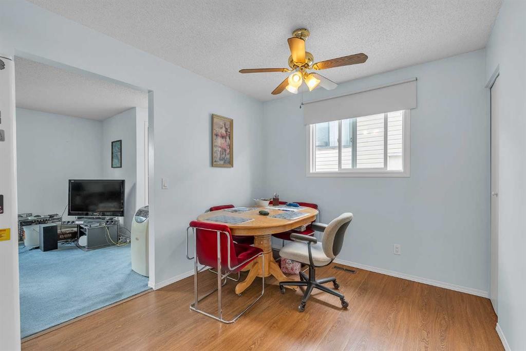 218 Pinemeadow Road Ne, Calgary, AB - Indoor