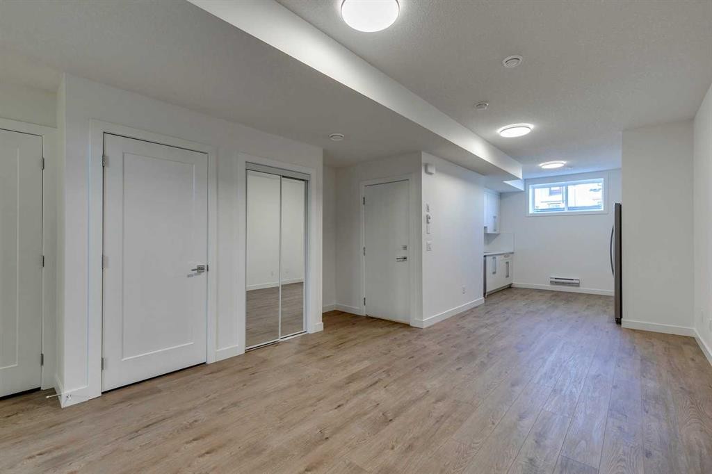 646 Rangeview Street Se, Calgary, AB - Indoor Photo Showing Other Room