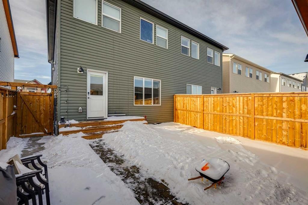 646 Rangeview Street Se, Calgary, AB - Outdoor With Exterior