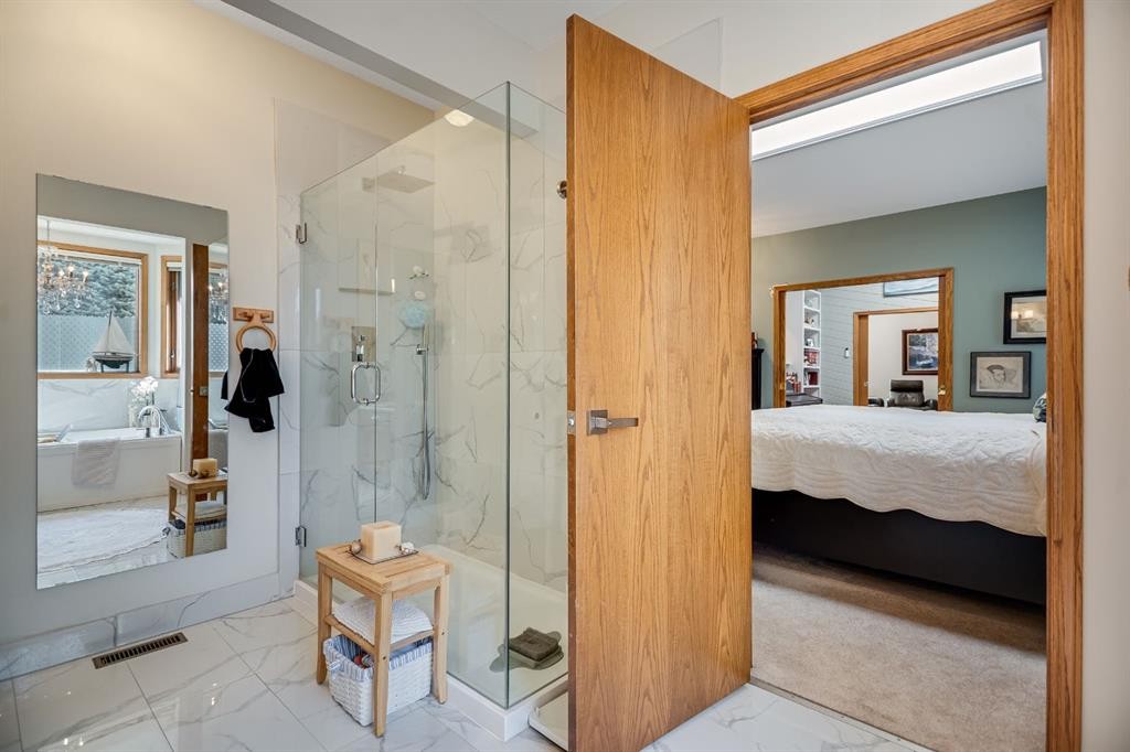 607 9 Street Se, High River, AB - Indoor Photo Showing Bathroom