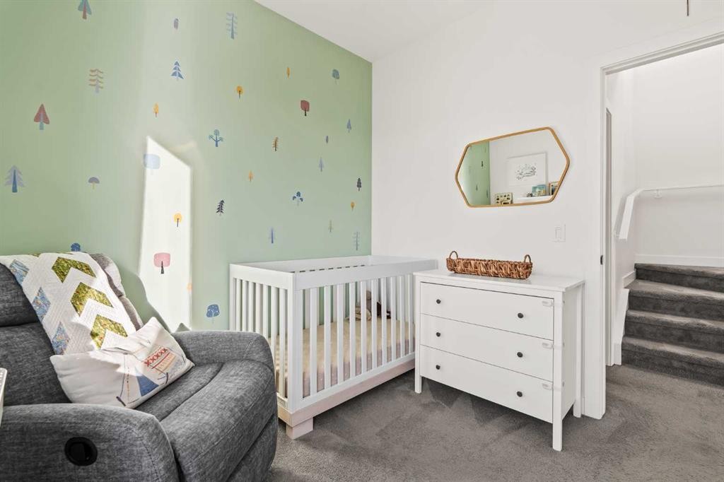 1940 Bowness Road Nw, Calgary, AB - Indoor Photo Showing Bedroom